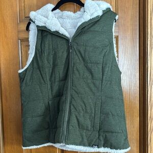 Reversible vest